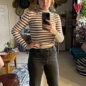 Long Sleeve, Mock Neck Cropped Top